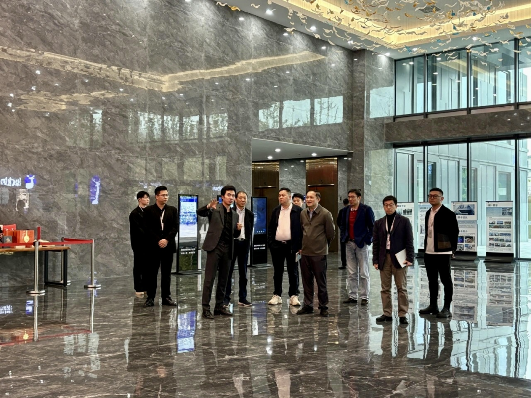 海南省出版发行集团吴斌董事长一行莅临园区考察交流