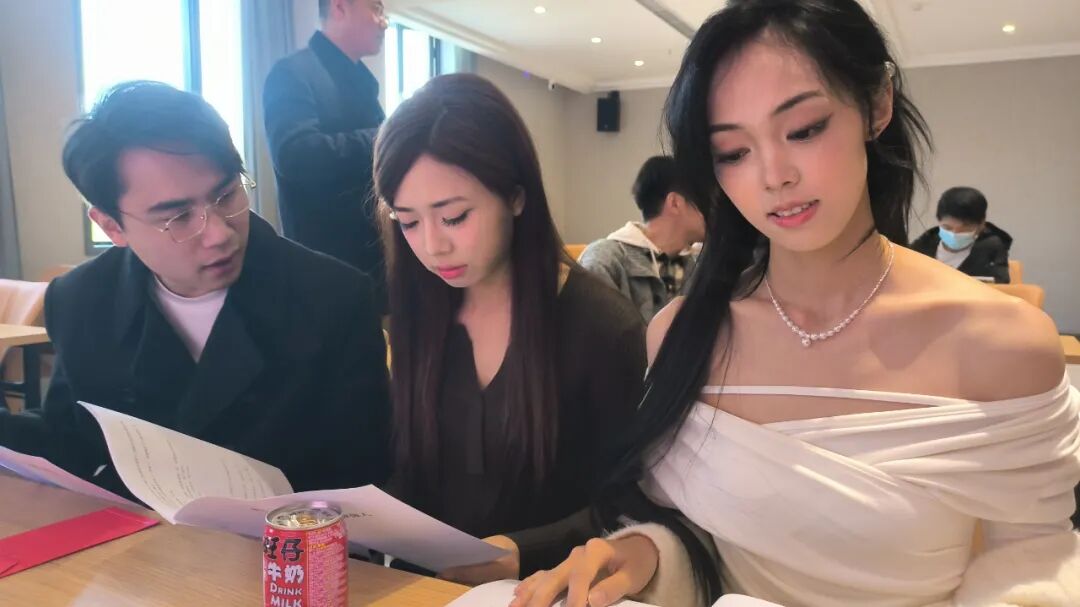 树莓集团打造全域可拍影视基地，重磅短剧成都开机
